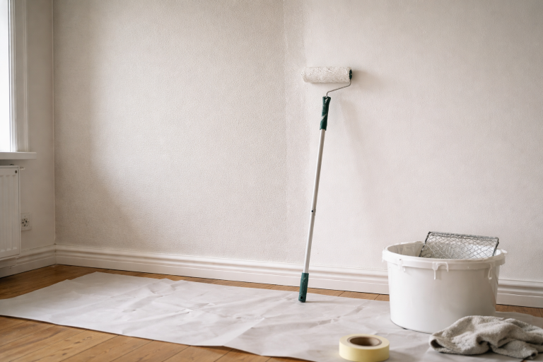 Male på glasfilt uden striber: sådan undgår du det dyre ommaling